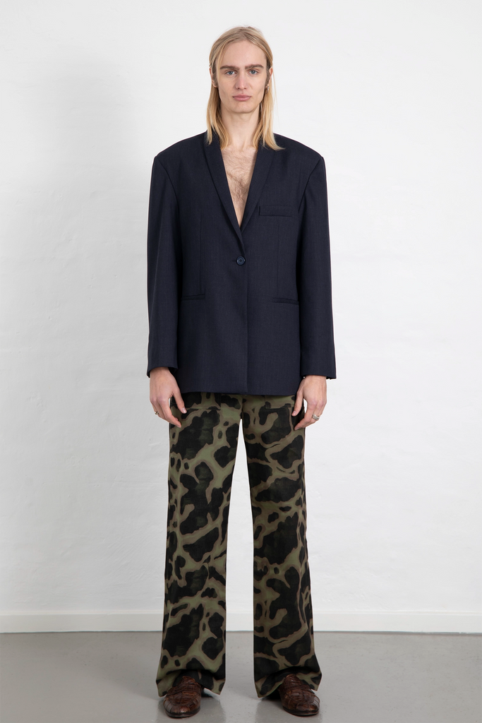 model aplo massi camouflage trousers