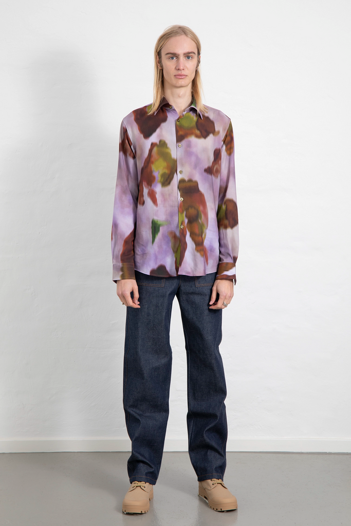 model aplo arezzo pattern shirt